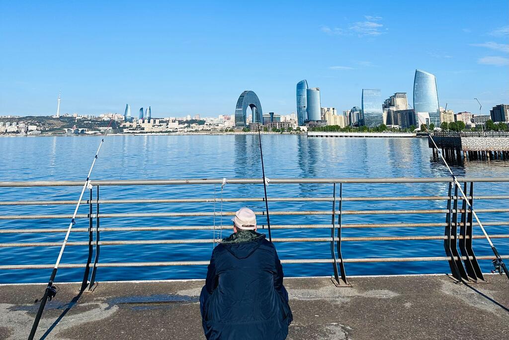 Каспийское море в Баку, Азербайджан.